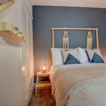 Holiday home Stones Throw