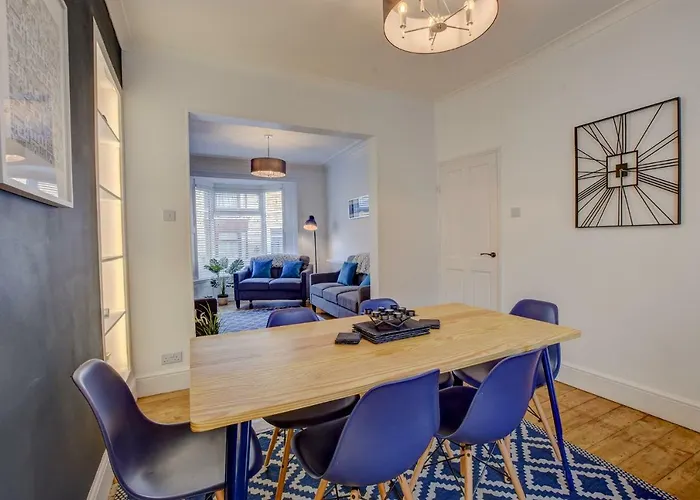 Stones Throw * Whitby