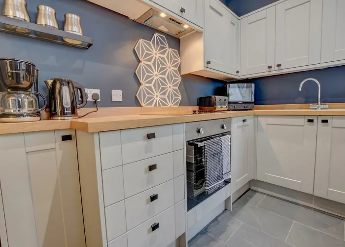 Stones Throw * Whitby