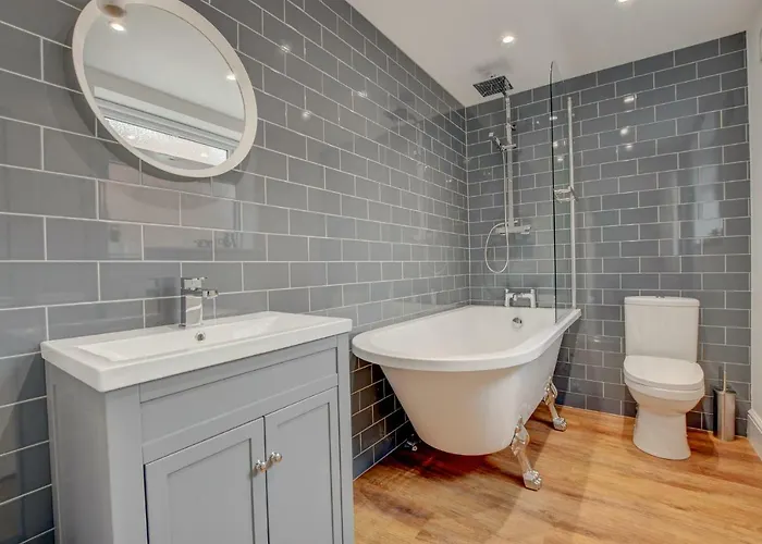 Stones Throw * Whitby