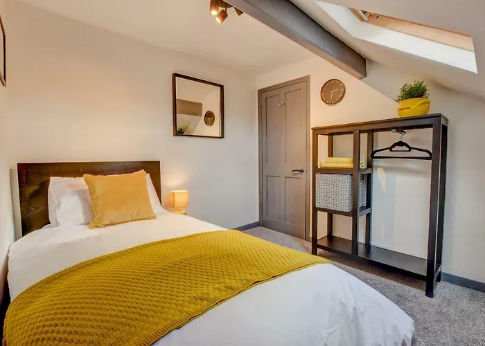 Stones Throw Semesterbostad