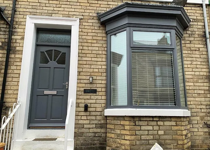 Stones Throw * Whitby