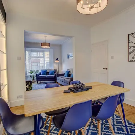 Stones Throw * Whitby