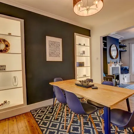 Stones Throw Casa de Férias